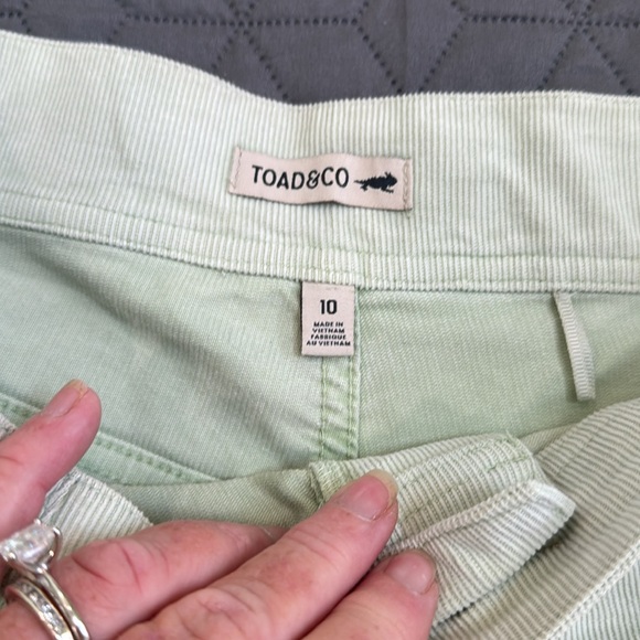 Toad & Co lime green shorts.  Size 10 - Picture 2 of 3